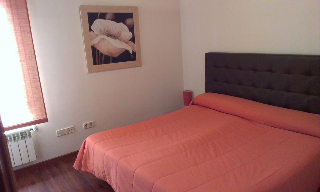 Apartamentos Turisticos Veladiez La Lastrilla Phòng bức ảnh