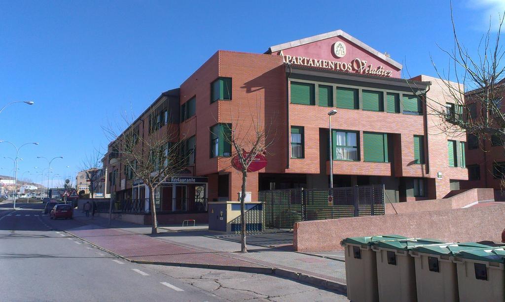 Apartamentos Turisticos Veladiez La Lastrilla Ngoại thất bức ảnh