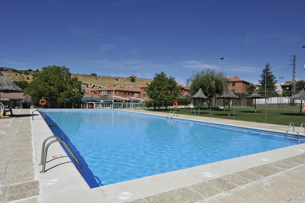 Apartamentos Turisticos Veladiez La Lastrilla Ngoại thất bức ảnh