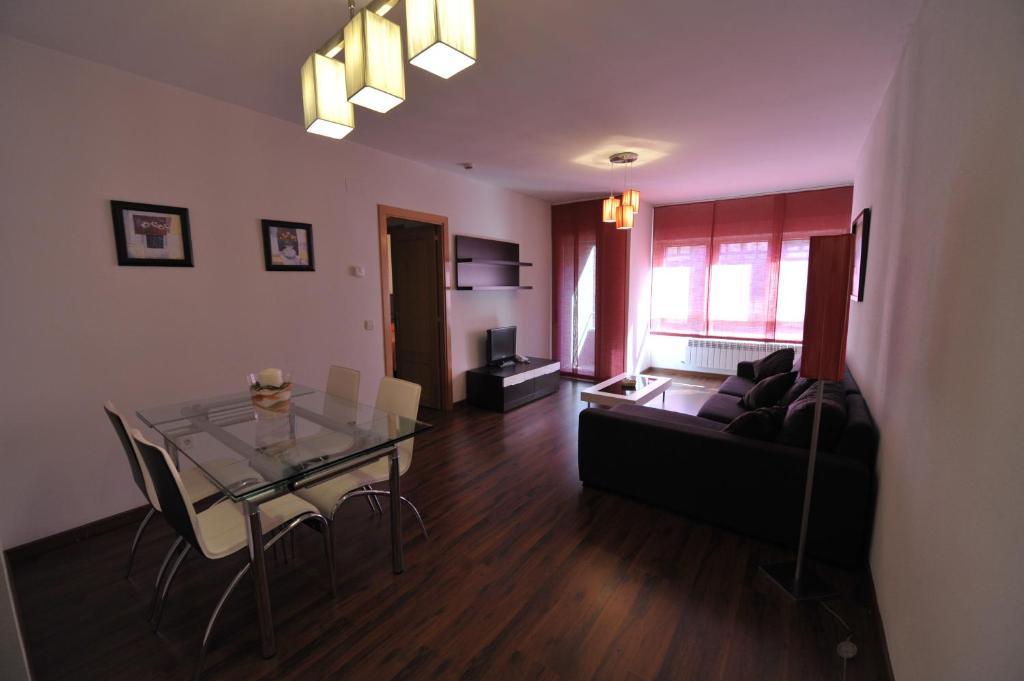 Apartamentos Turisticos Veladiez La Lastrilla Ngoại thất bức ảnh