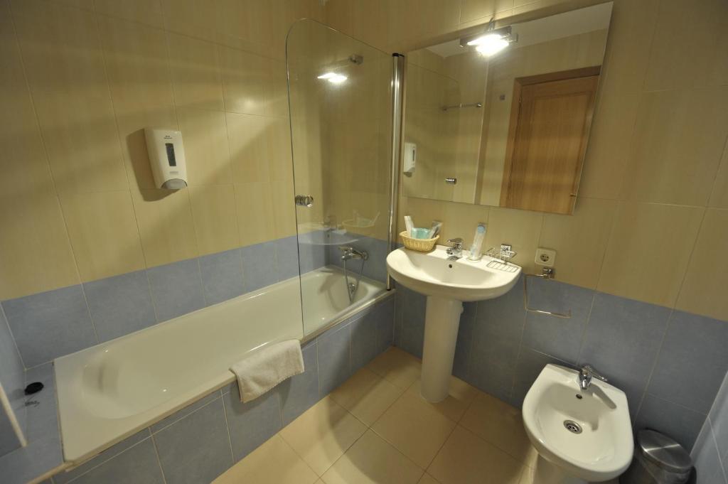 Apartamentos Turisticos Veladiez La Lastrilla Ngoại thất bức ảnh